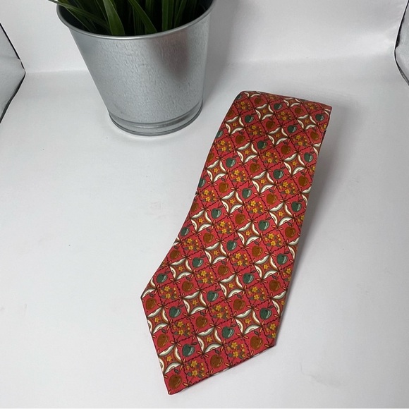 Hermes Vintage Men’s Apple Necktie Coral with Orange and Green Apple Pattern - Picture 2 of 8